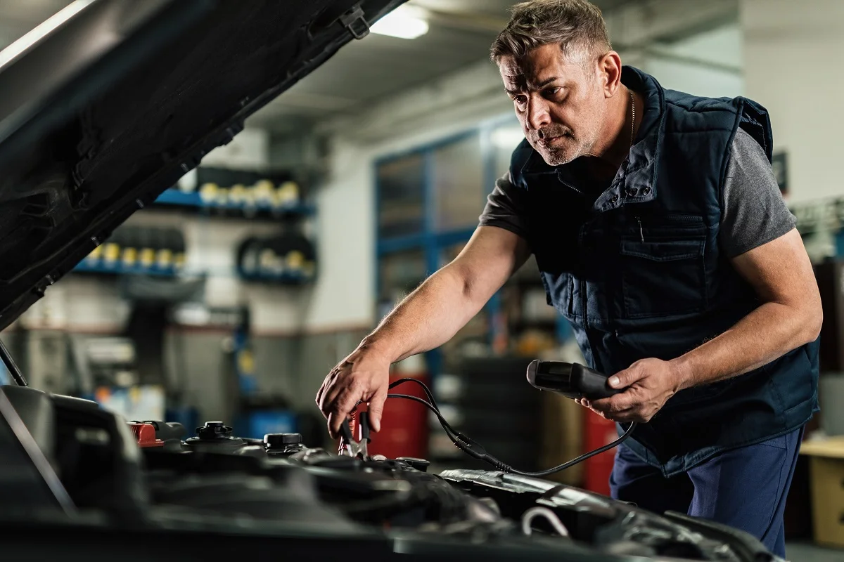 5 sinais que a bateria do seu carro está no fim