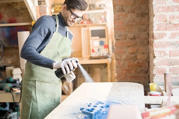 Dicas para usar tinta spray na pintura de diferentes materiais